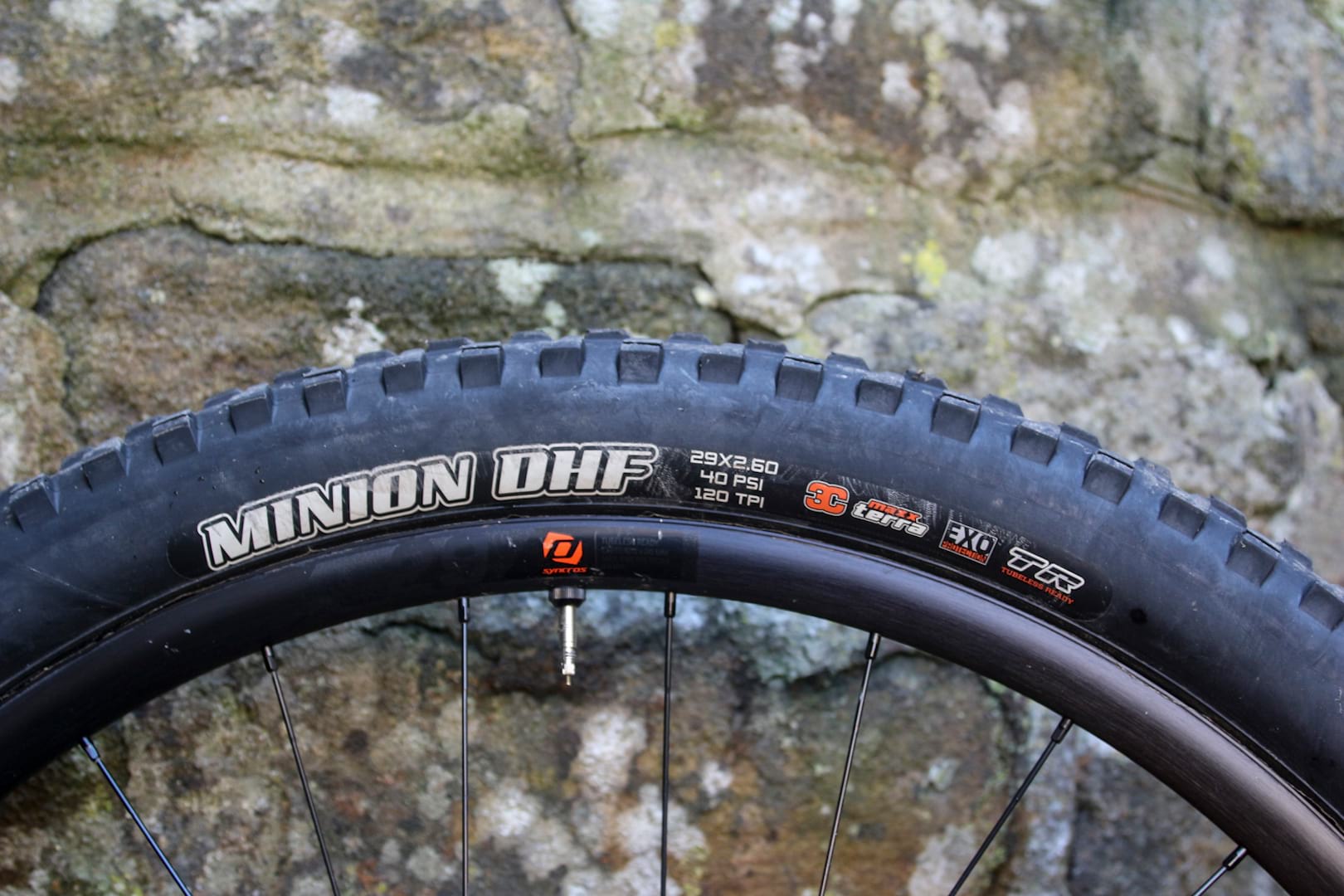 maxxis minion dhf tyre 29x2.6in