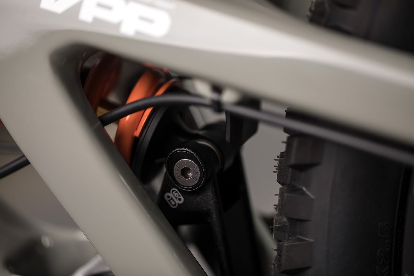 santa cruz v10 fox dhx2 coil downhill
