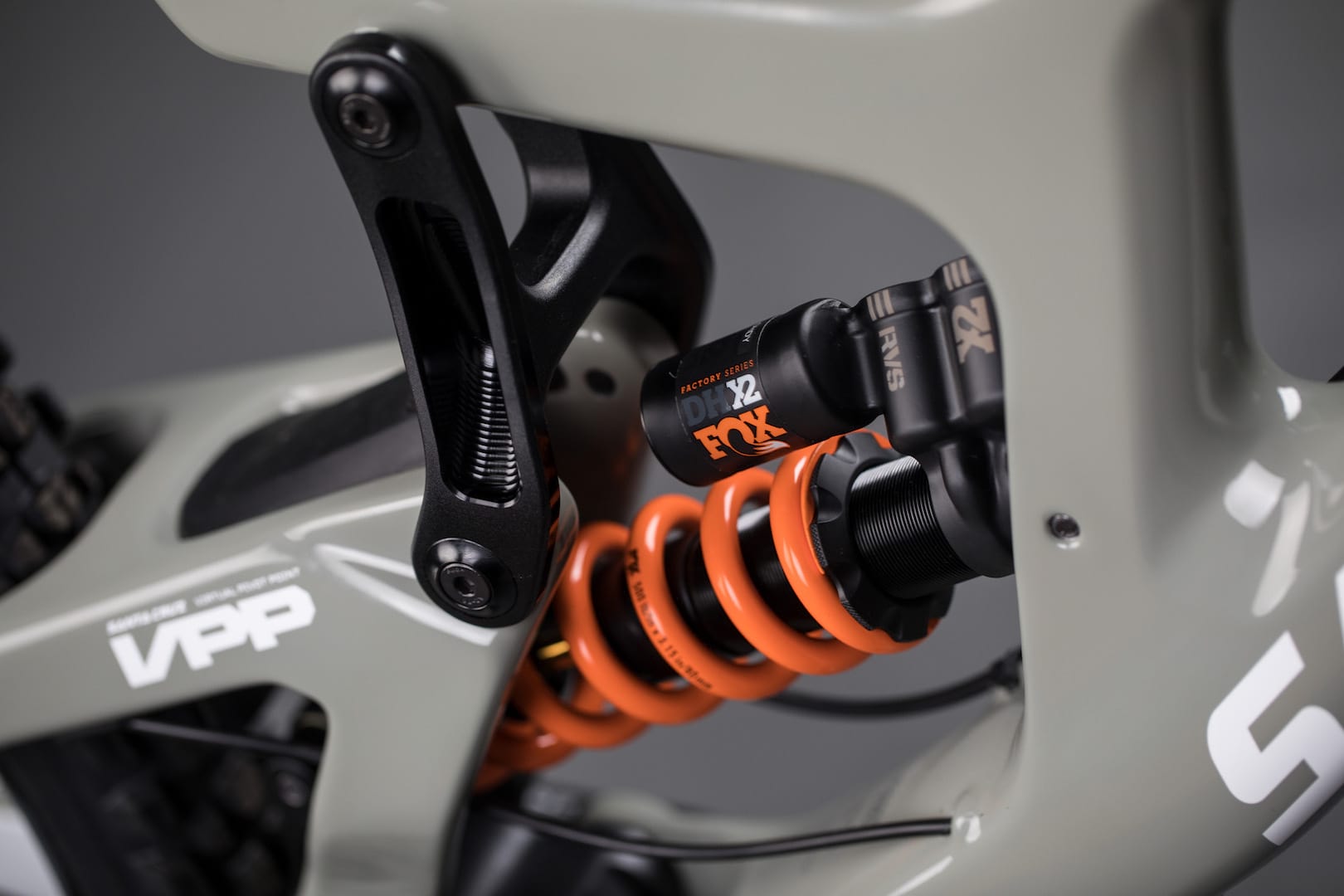 santa cruz v10 fox dhx2 coil downhill