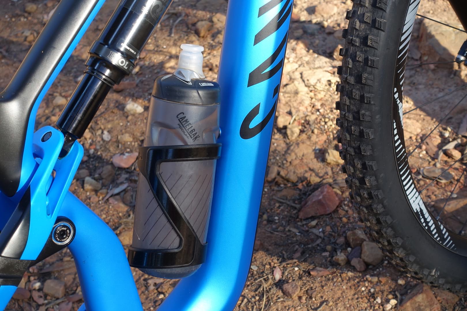 canyon neuron bottle cage