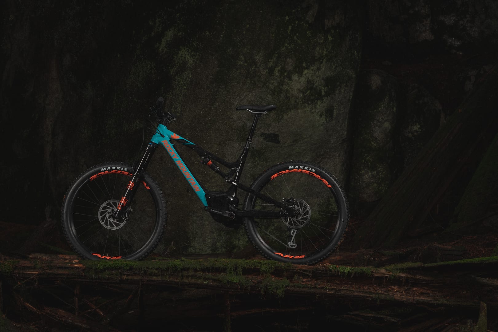 Rocky Mountain Electrifies Two New Mountain Bikes