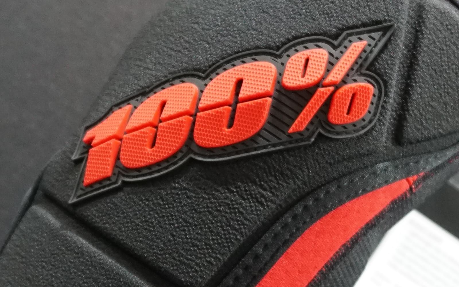 100% crashes into the armour market with new knee and elbow pads