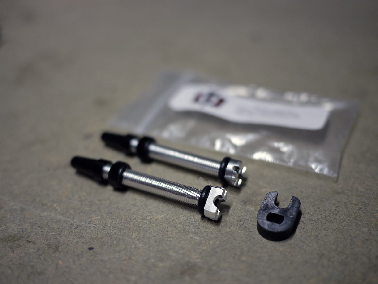 flat tire defender tubeless insert tyre valve