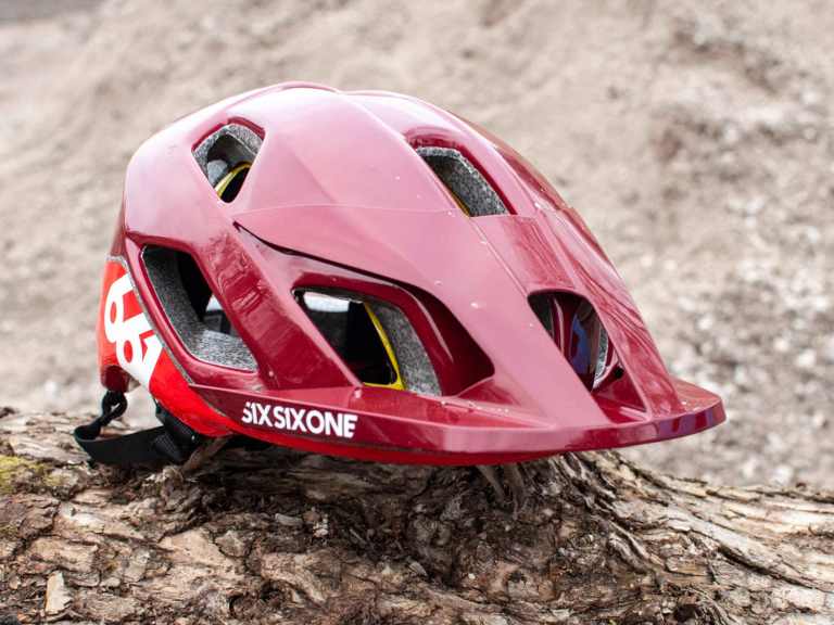 Review | The SixSixOne Evo AM helmet comes loaded with MIPS, BOA and magnets
