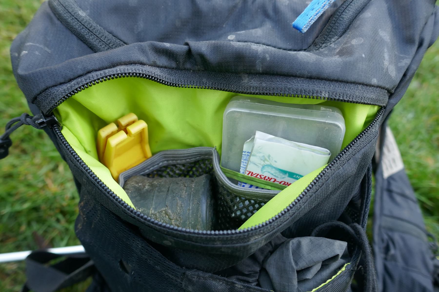 camelbak chase backpack vest hydration tools spares