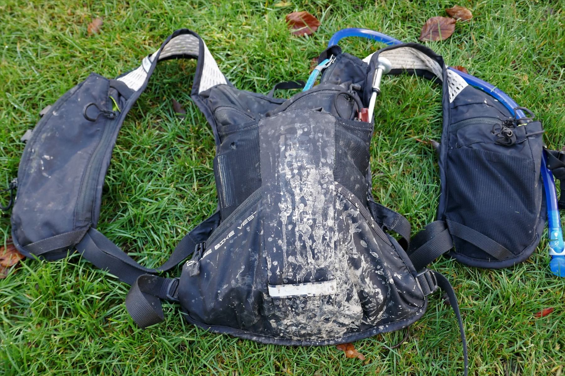 camelbak chase backpack vest hydration