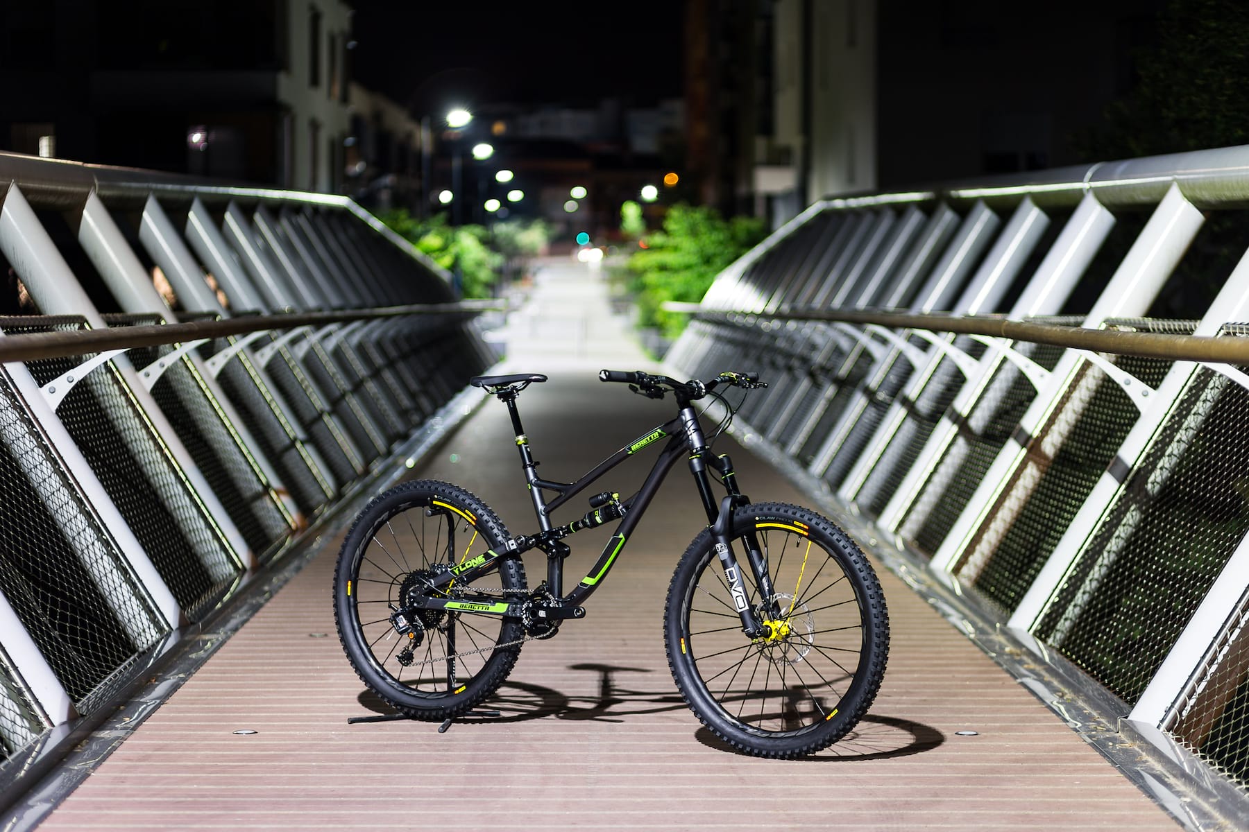LONE Bicycles Parabellum is a fancy French frame with a clever party trick