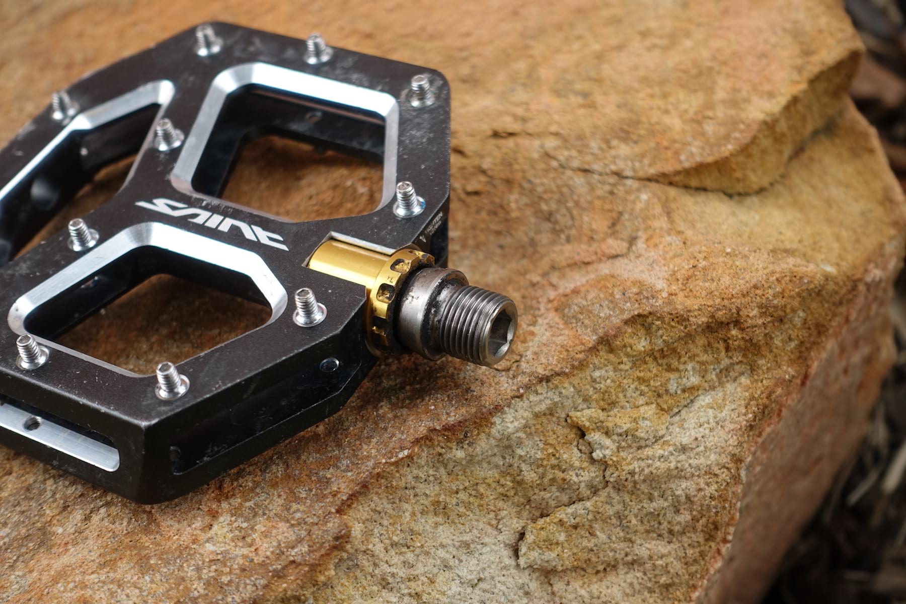 shimano saint m828 flat pedal