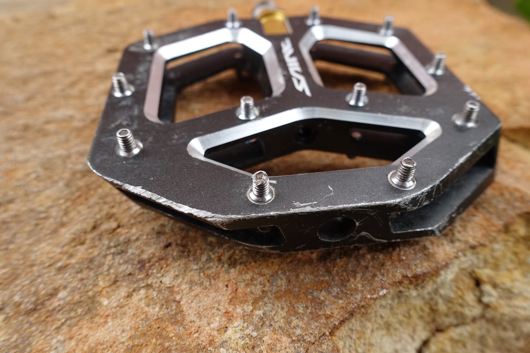 shimano saint m828 flat pedal