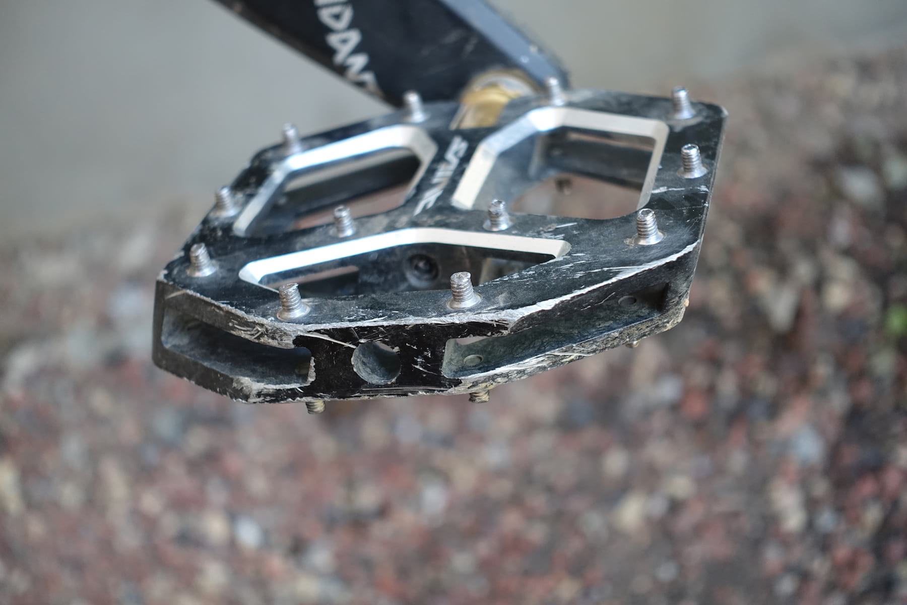shimano saint m828 flat pedal