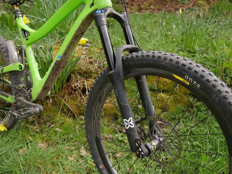 Review | For £450, the X-Fusion Sweep RL2 is a big-hitting fork for those on a budget