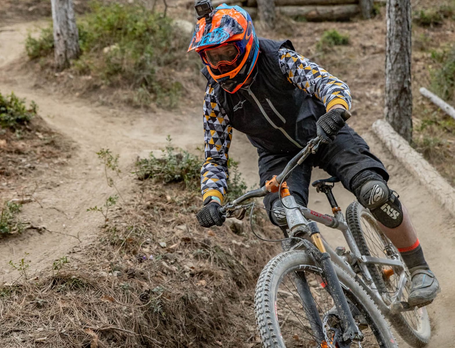 Hutchinson Griffus Tyre George Thompson