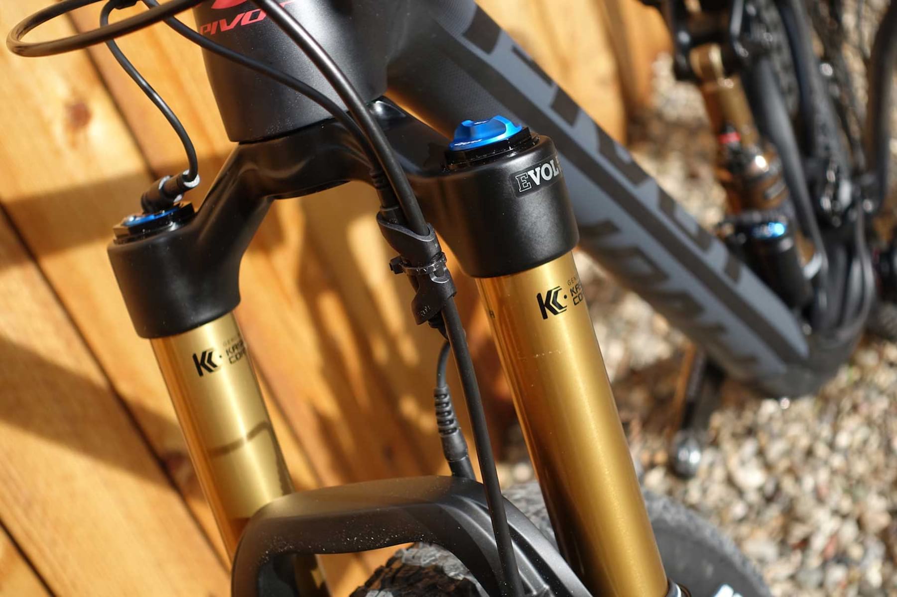 pivot cycles mach 4 sl fox live valve 34 step-cast kashima