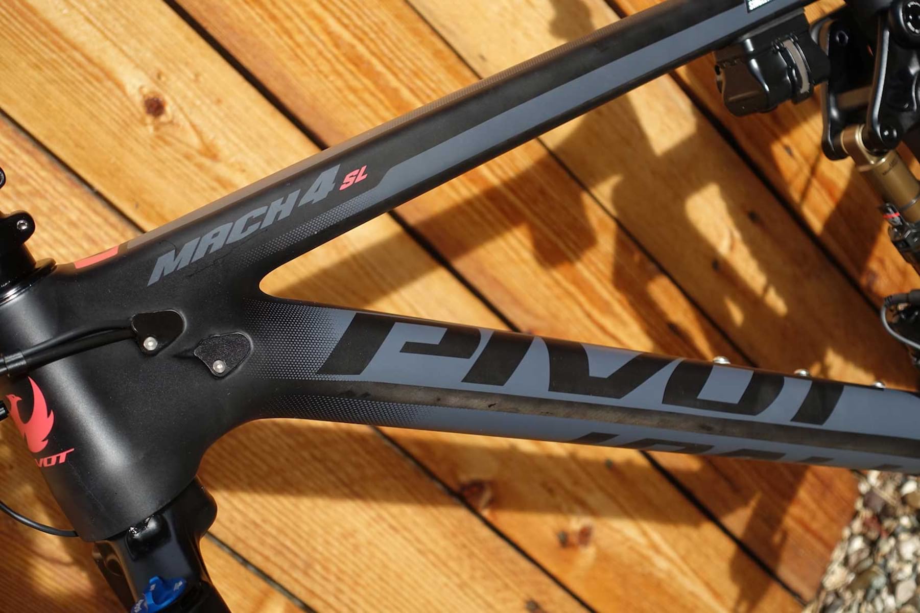 pivot cycles mach 4 sl fox live valve