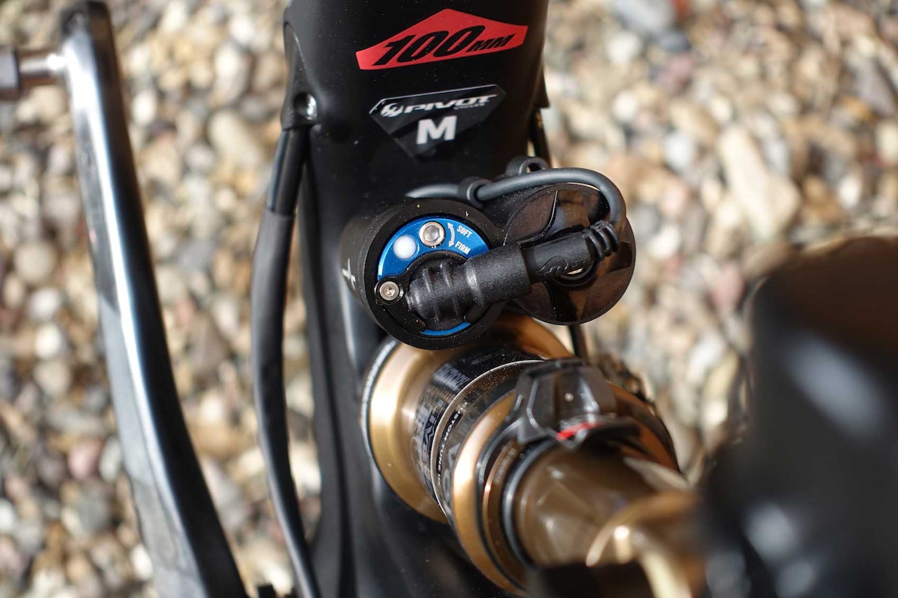 pivot cycles mach 4 sl fox live valve