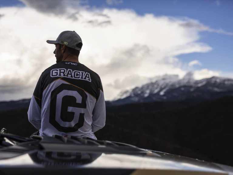 Cedric Gracia will make your own custom Únic riding kit