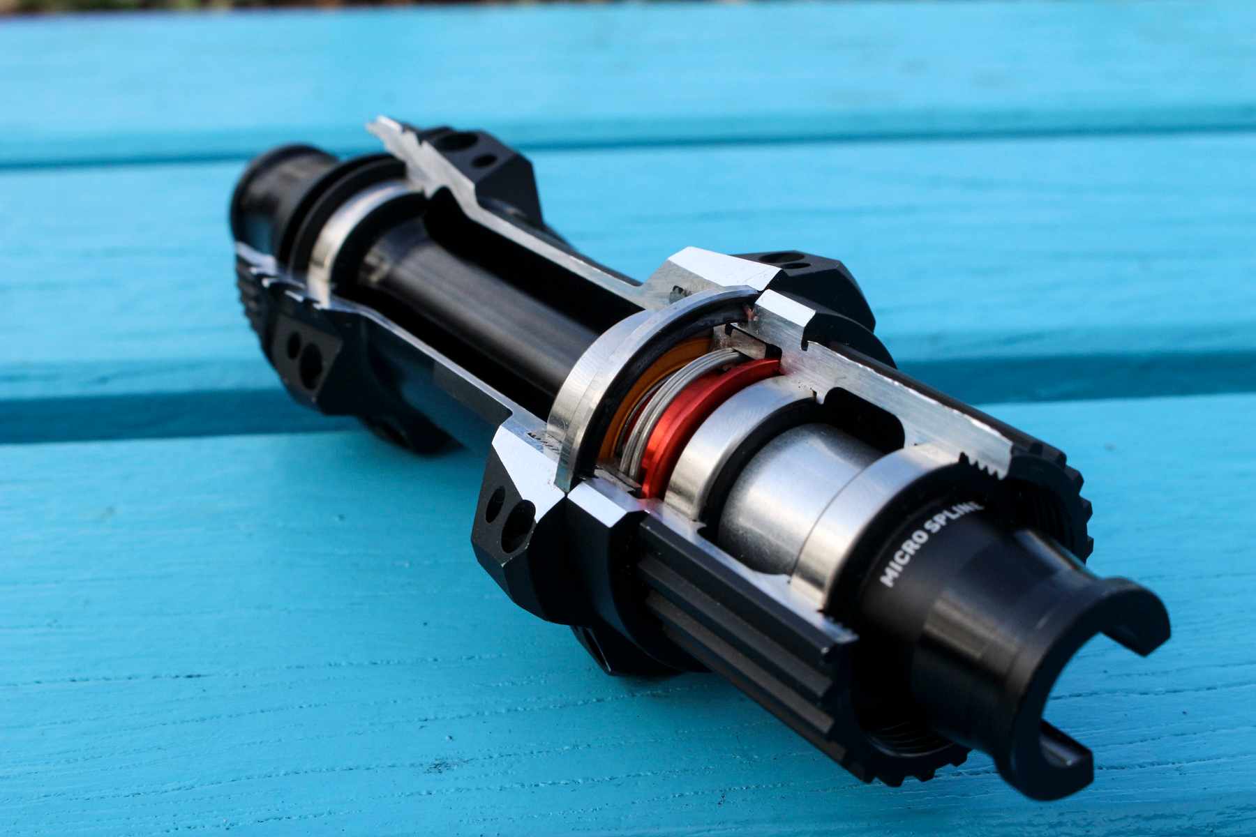 dt hub cutaway