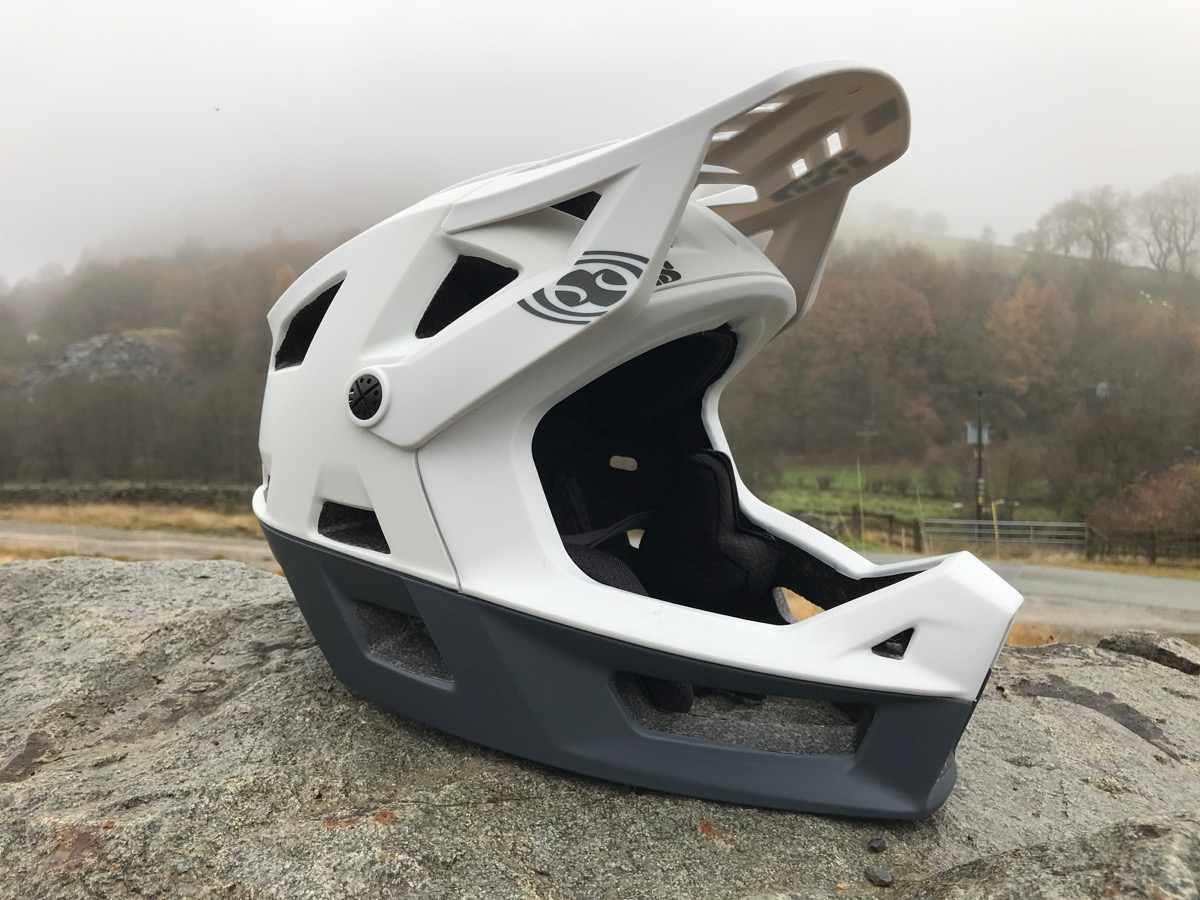 full face trail helmet light weight