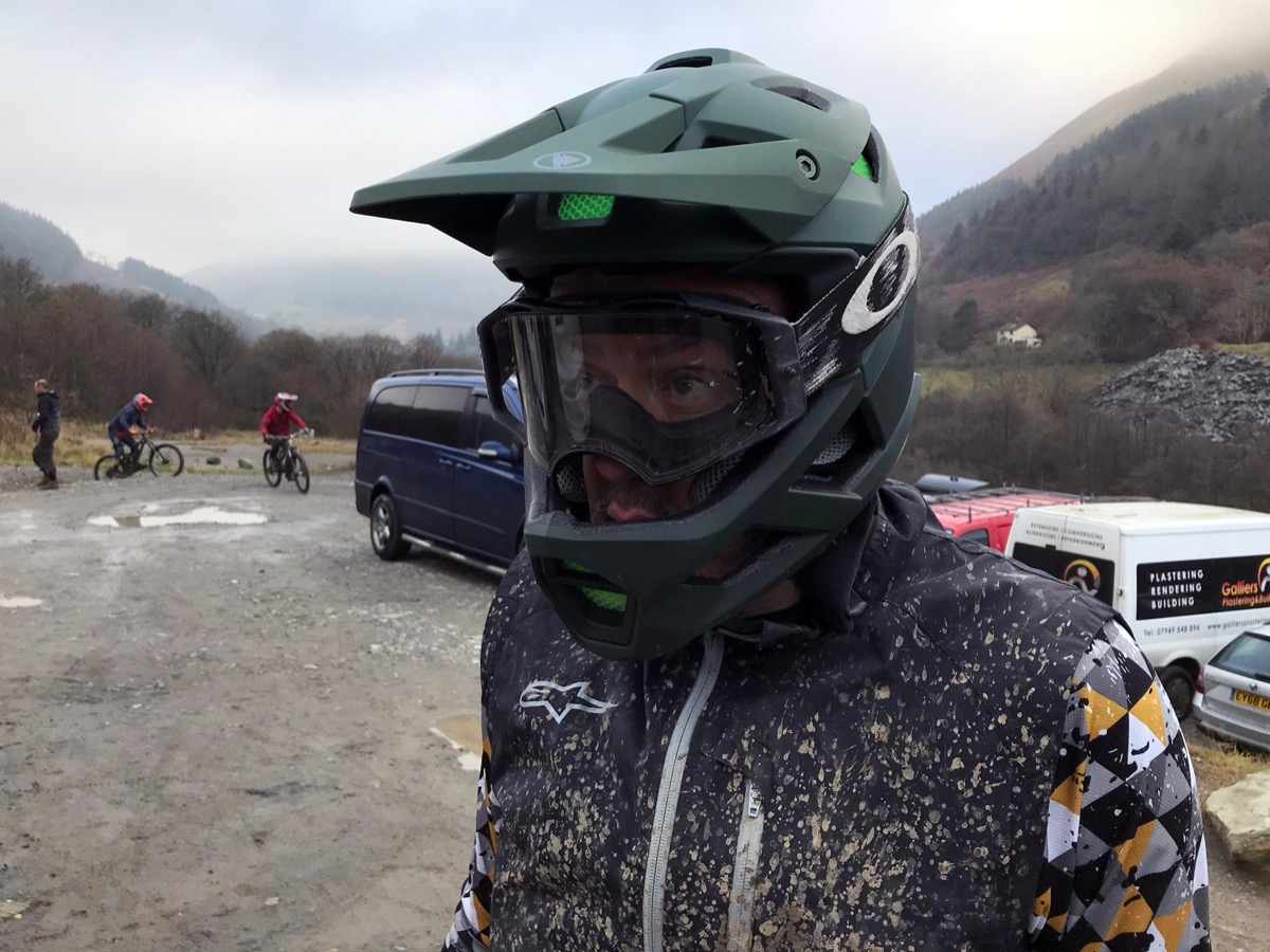 full face trail helmet light weight