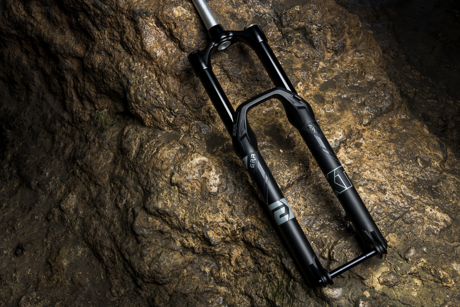 New EXT ERA Fork Is Big, Stiff, Clever, 29in-only… And £1590