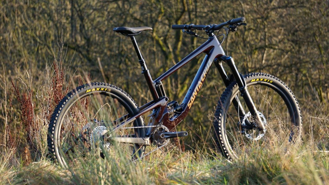 Review: Brand New Santa Cruz Nomad V5