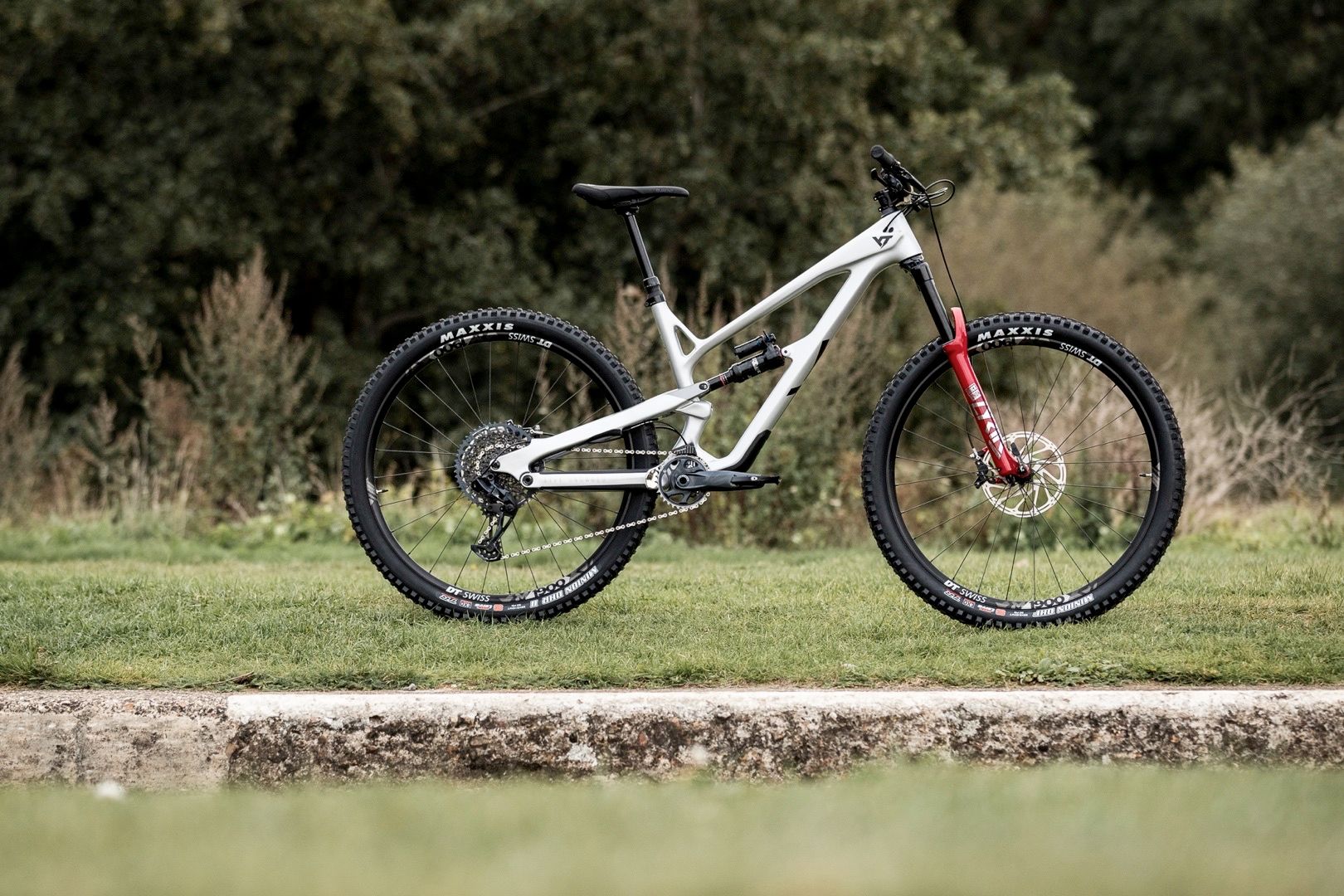 YT Releases limited edition Blaze builds of the Izzo, Jeffsy and Capra