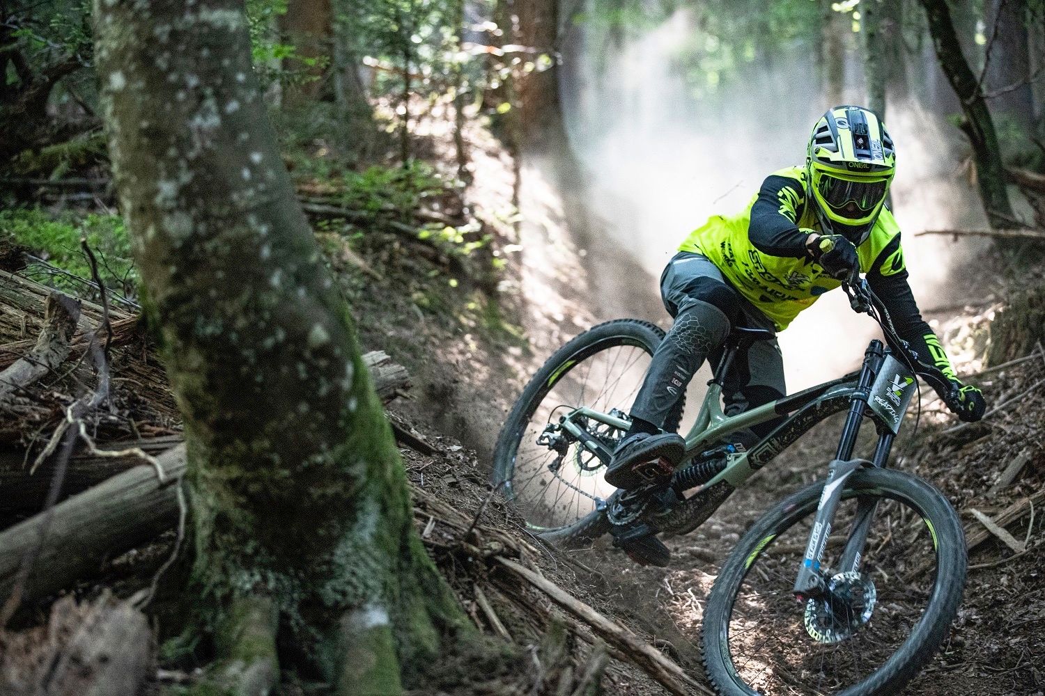 Halo Gravitas are handmade wheels tested on the Downhill World Cup 