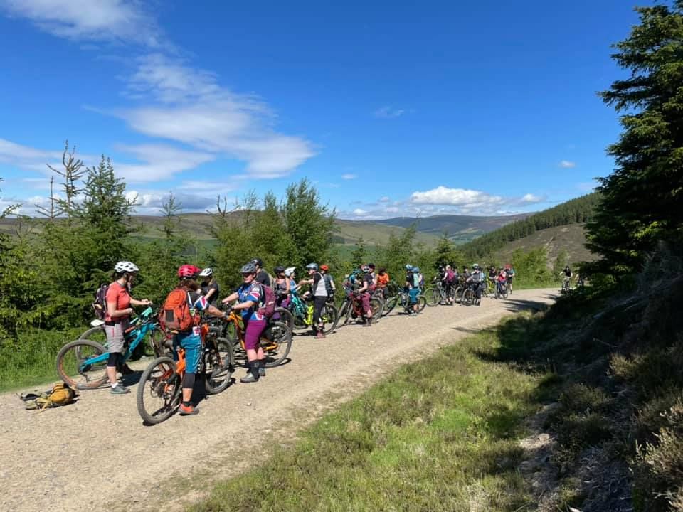 Don’t be THAT Person, Give People Space on the Trails