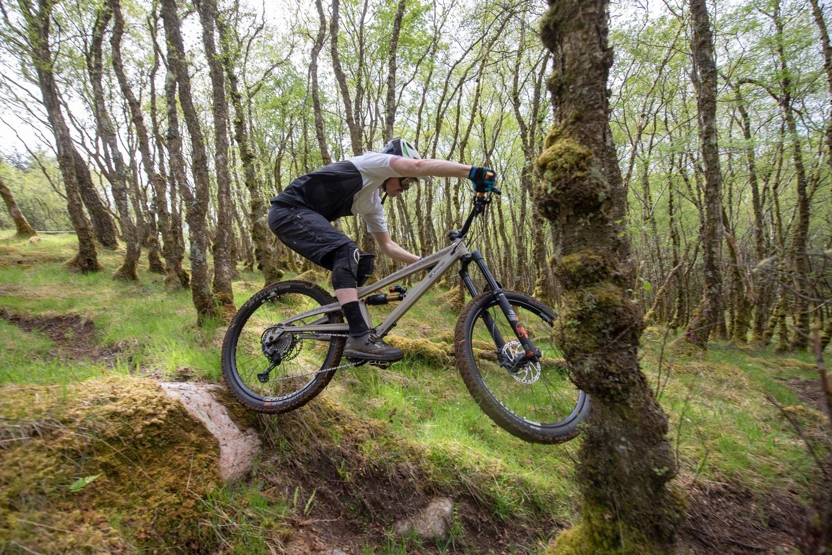 Video | Watch Joe Barnes shred on the new Orange Alpine Evo!