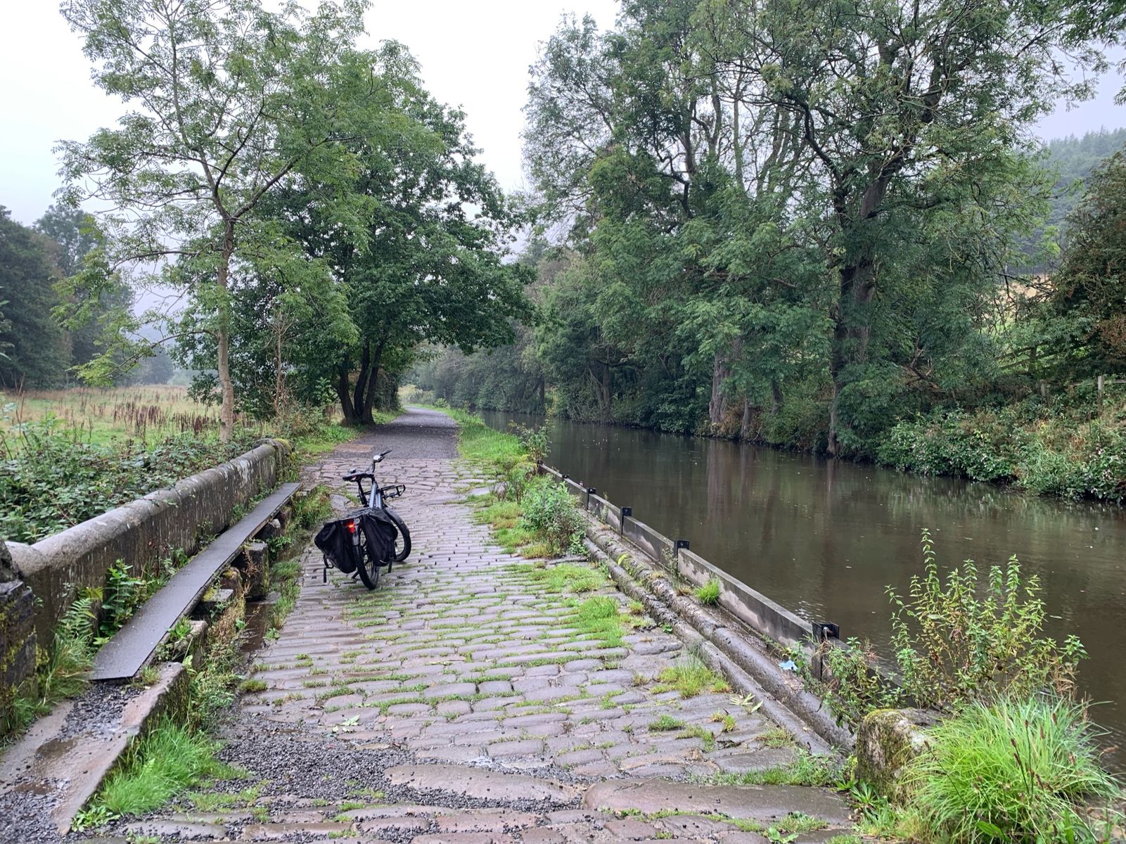 Benno Boost Cargo Bike canal