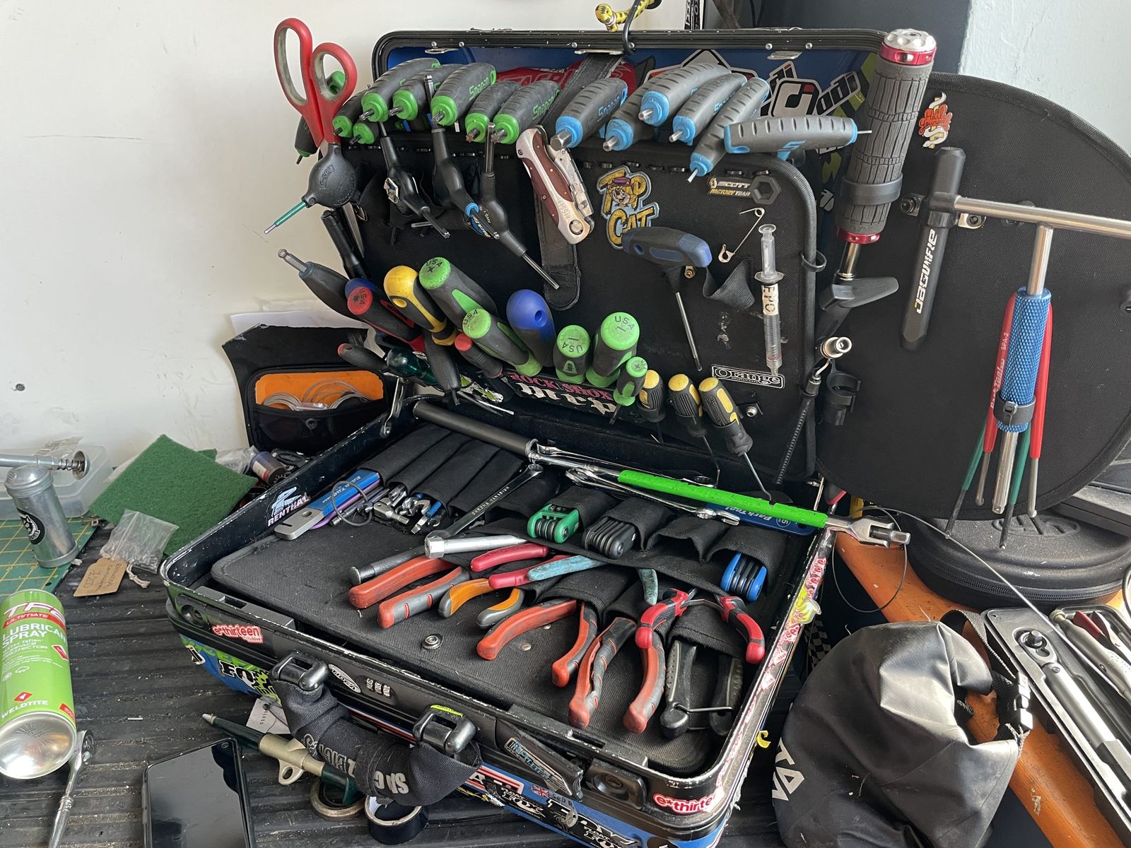 Dieter's Toolbox how to fix a broken maxle