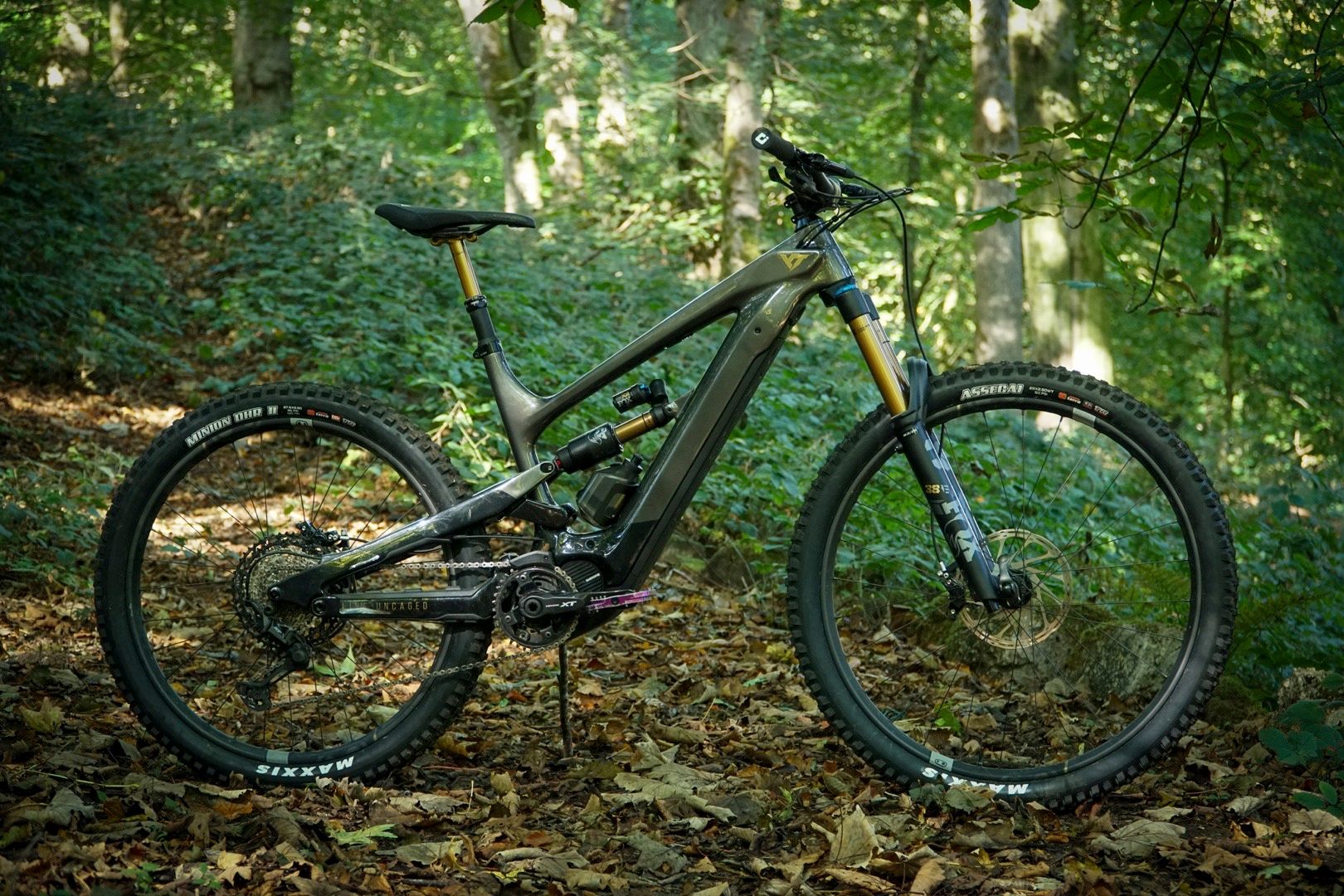 YT Decoy Elite Review: A great value eMTB with a flashy £6299 price tag!