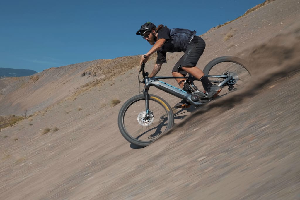 Video: Watch Graham Agassiz Ride On E, Kona Remote CTRL e-Bike That Is!