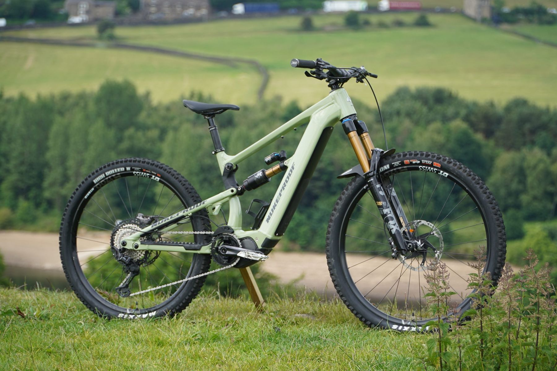 Review: Preparing to nuke the EMTB competition with the Nukeproof Megawatt Factory