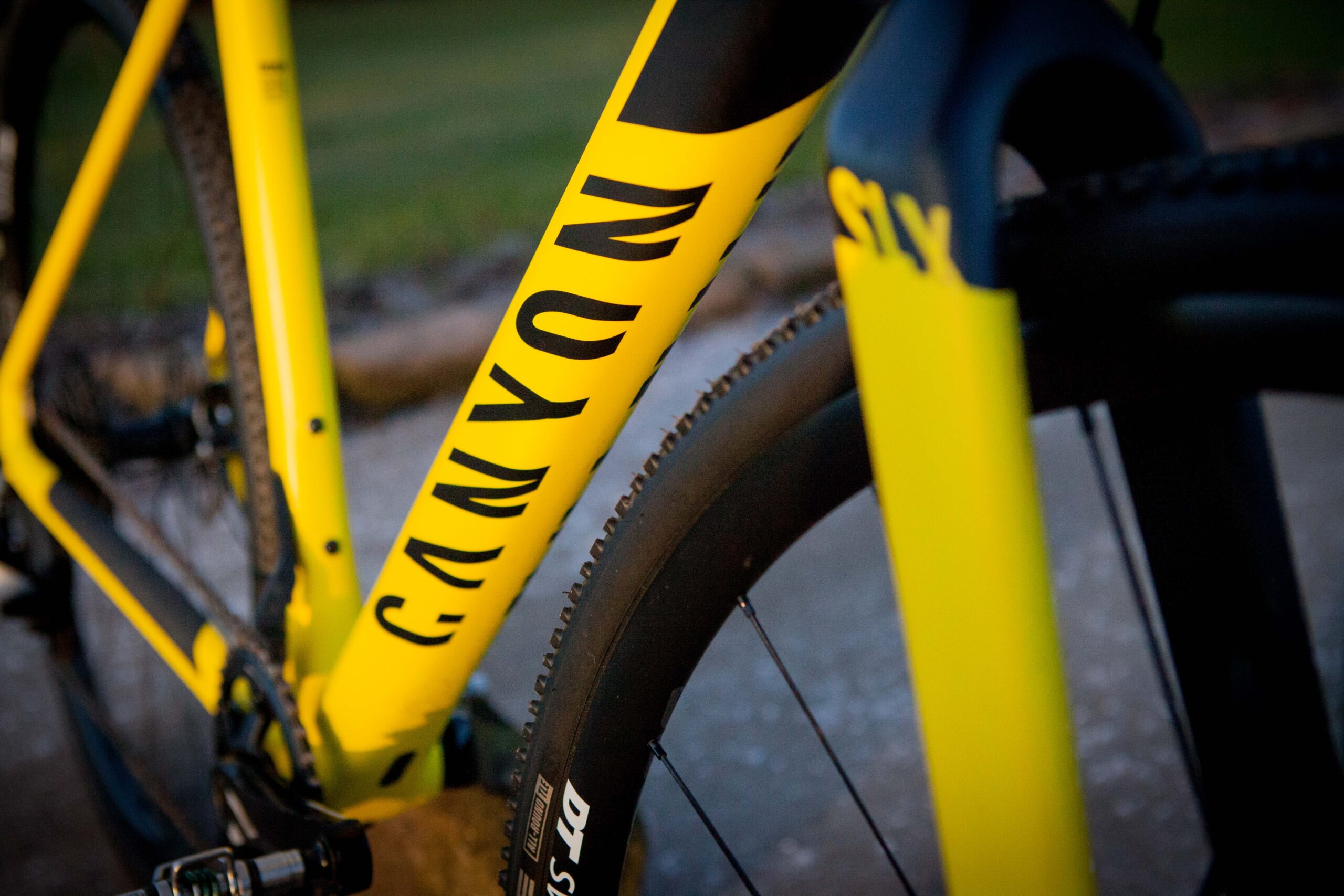 Reviewed: Canyon Inflite CF SLX 8.0 Pro Race