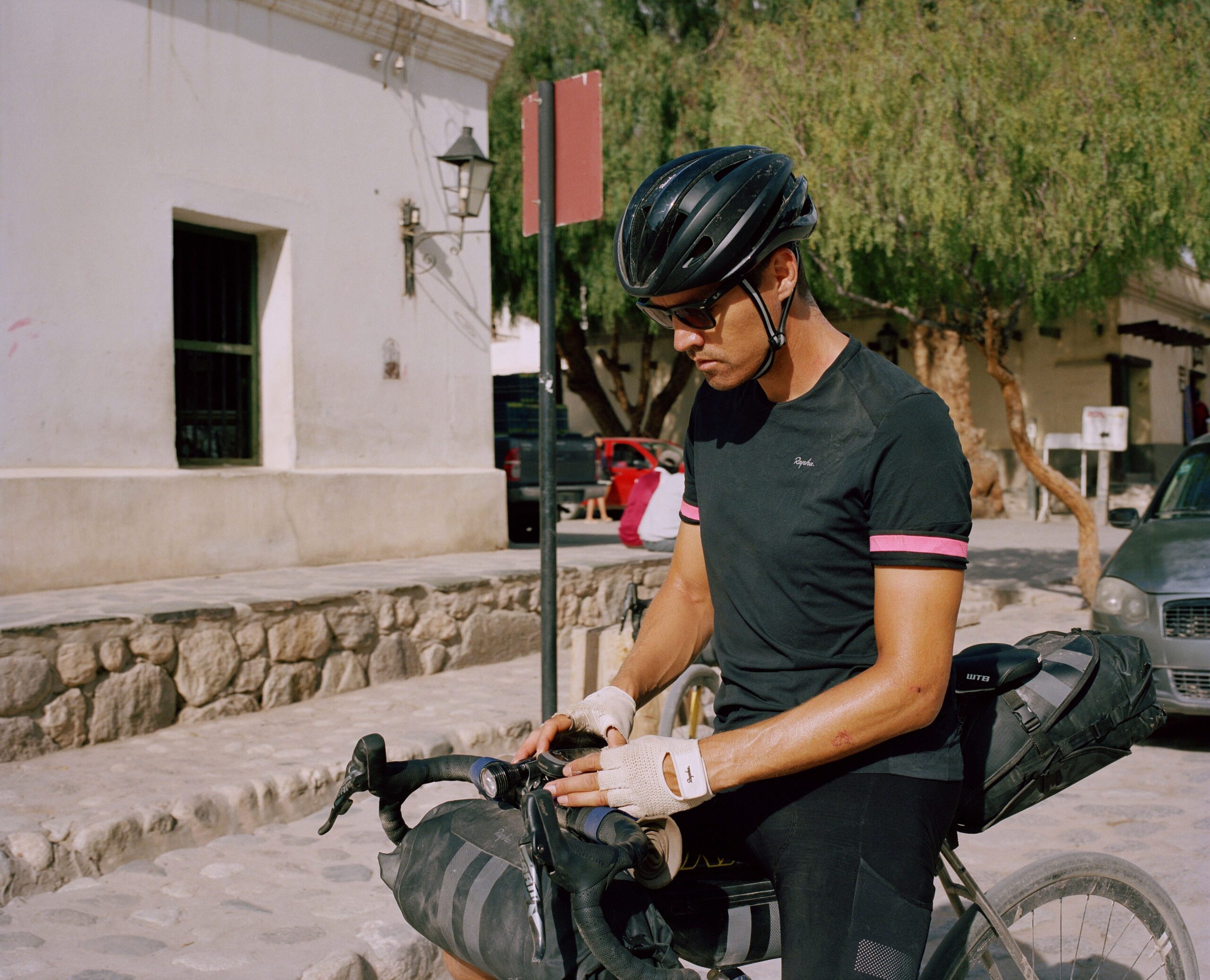 Rapha introduces “new approach to cycle clothing” with Explore