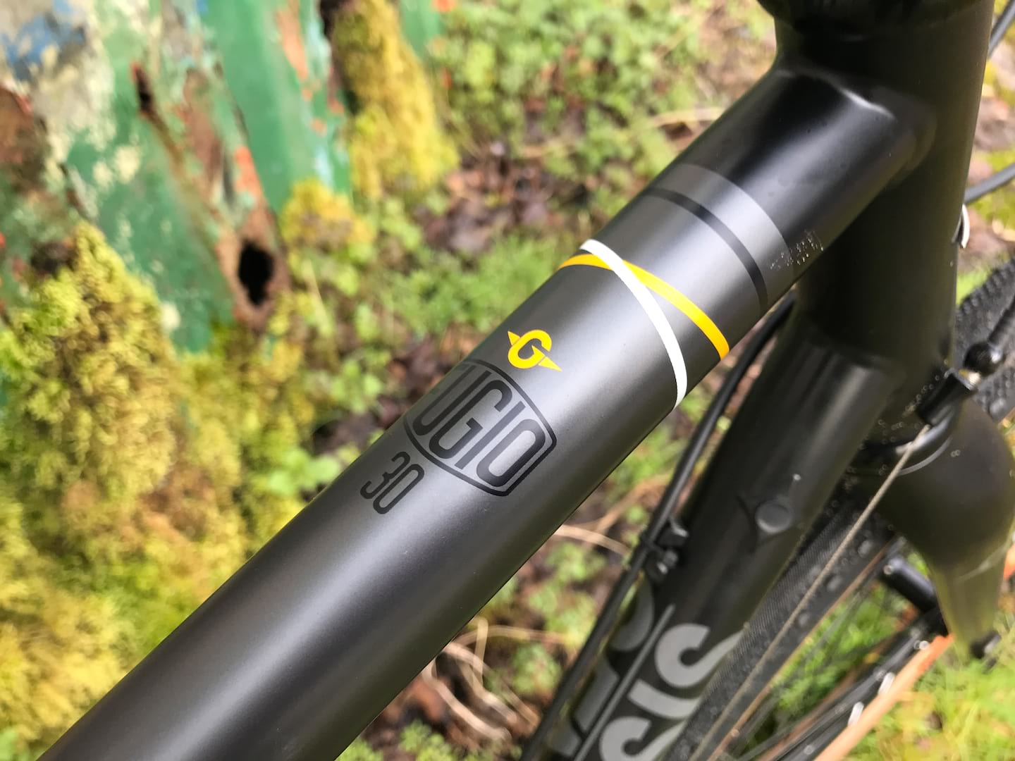 First Look: Genesis Fugio 30 – Svelte Steel With Plump Rubber