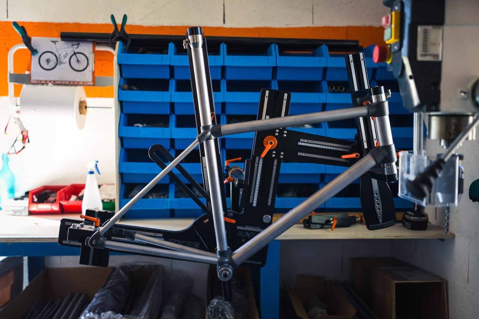 Caminade bikes launch titanium tubed, carbon lugged gravel bike