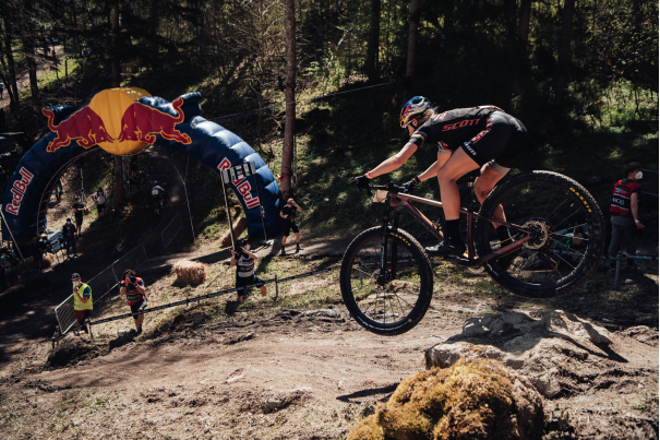 Big comebacks and strong wins at Albstadt XCC race 2022