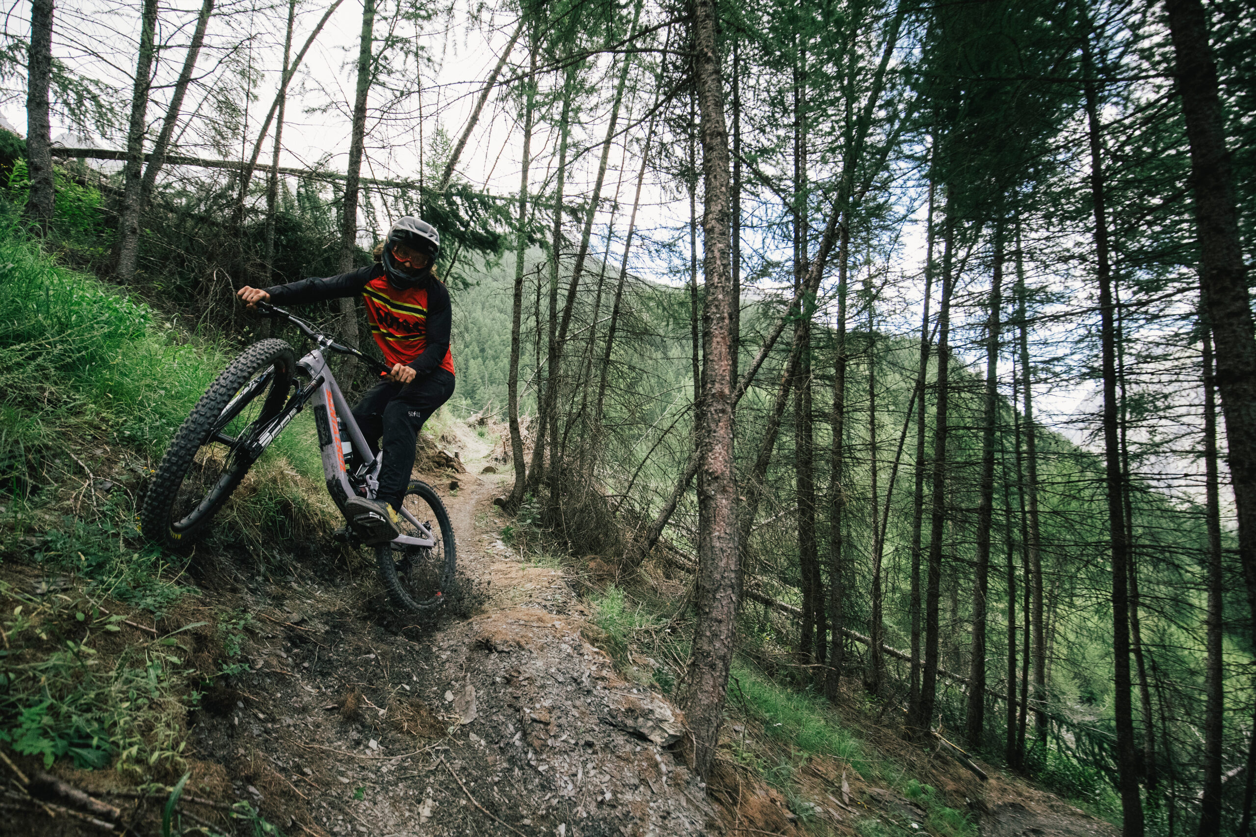 Details of the new Santa Cruz Nomad V6
