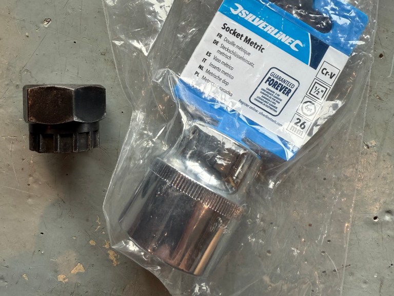 FREE/DONATION TO STW: 26mm 1/2” socket head.